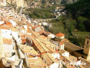 Alcal&aacute; del J&uacute;car desde arriba
