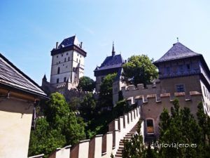 Que ver en el castillo de Karlstejn. Como llegar a Karlstejn desde Praga